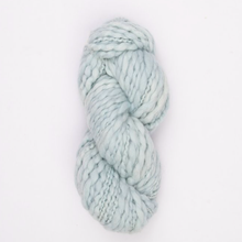  KINUA Handspun Flamé Yarn (Blue Sky)