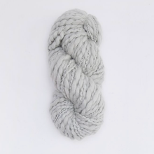  KINUA Handspun Flamé Yarn (Silver)