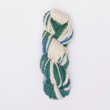  KINUA Handspun Flamé Yarn (Marble Algae)