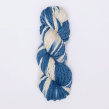  KINUA Handspun Flamé Yarn (Marble Blue Indigo)