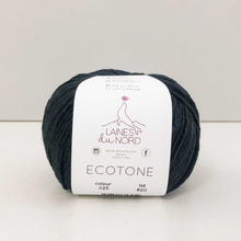  black recycled cotton yarn