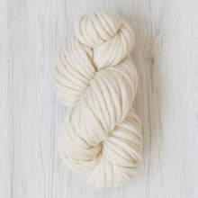  DHG Piuma XXL Roving Yarn (Natural White)